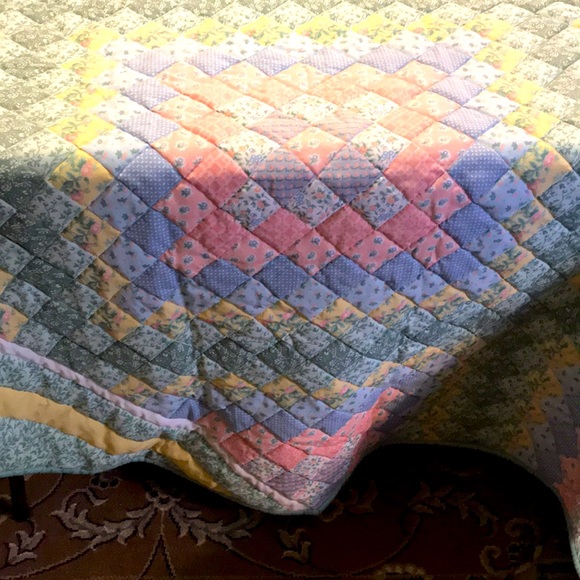 Handcrafted Round Table Cloth - Picture 3 of 9